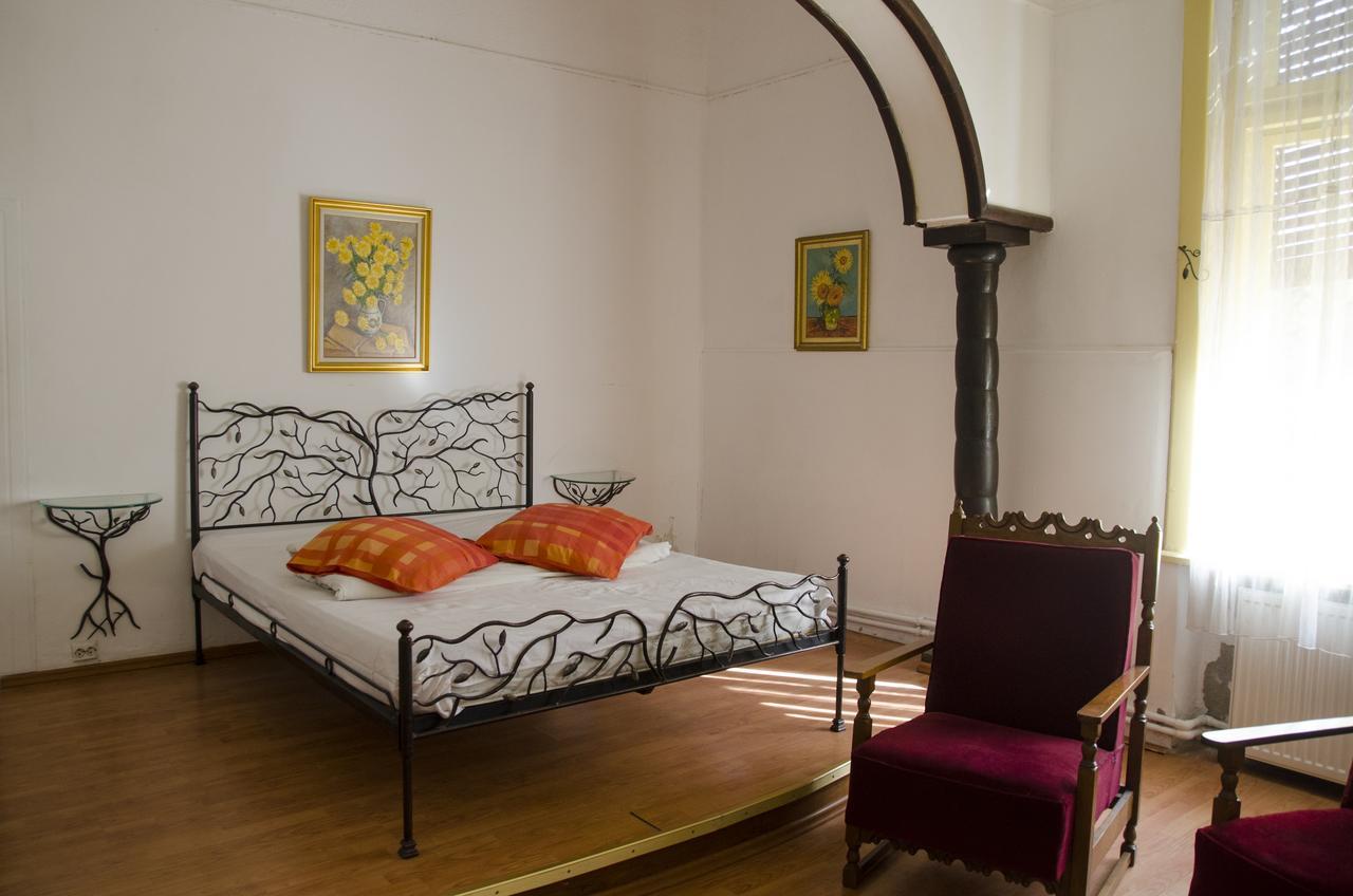 Хостел Casa Boiereasca Крайова Екстер'єр фото